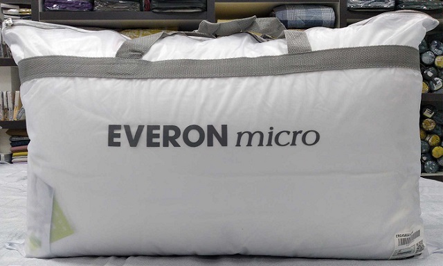 Ruột gối Everon Micro mang đến cho người dùng cảm giác mềm mềm mại, êm ái