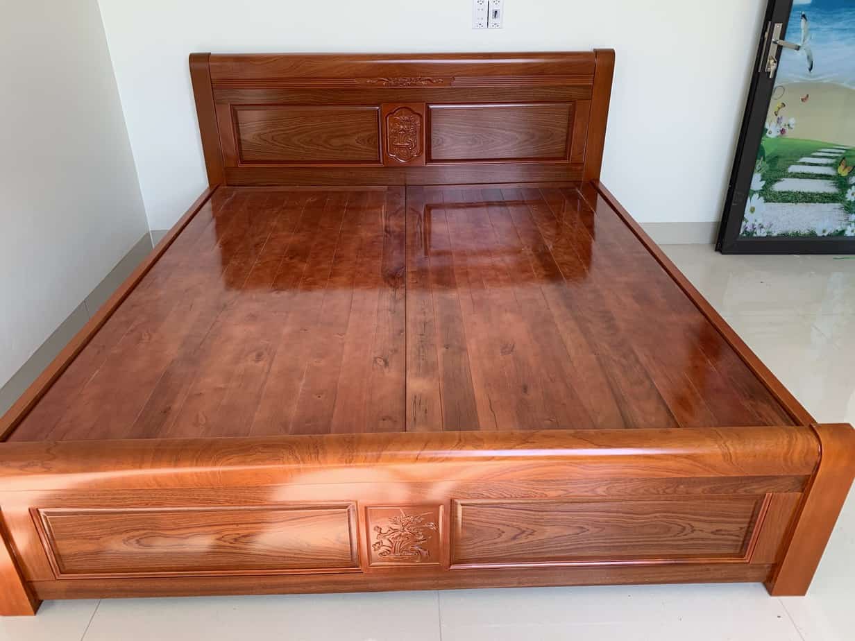 Giường ngủ gỗ xoan đào giá bao nhiêu? có nên mua không?